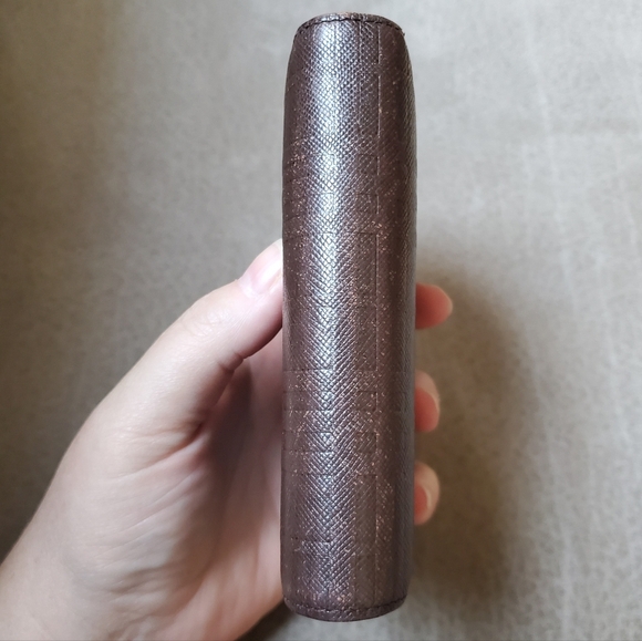 Burberry Tri-fold Wallet Dark Brown Leather Embossed Check With Kiss Lock - Picture 9 of 12